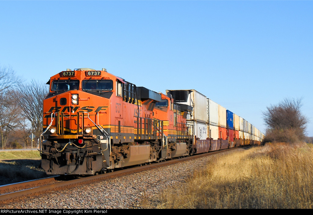 BNSF 6737